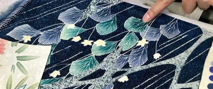 Tecnica di pittura.a mano di un tessuto in seta